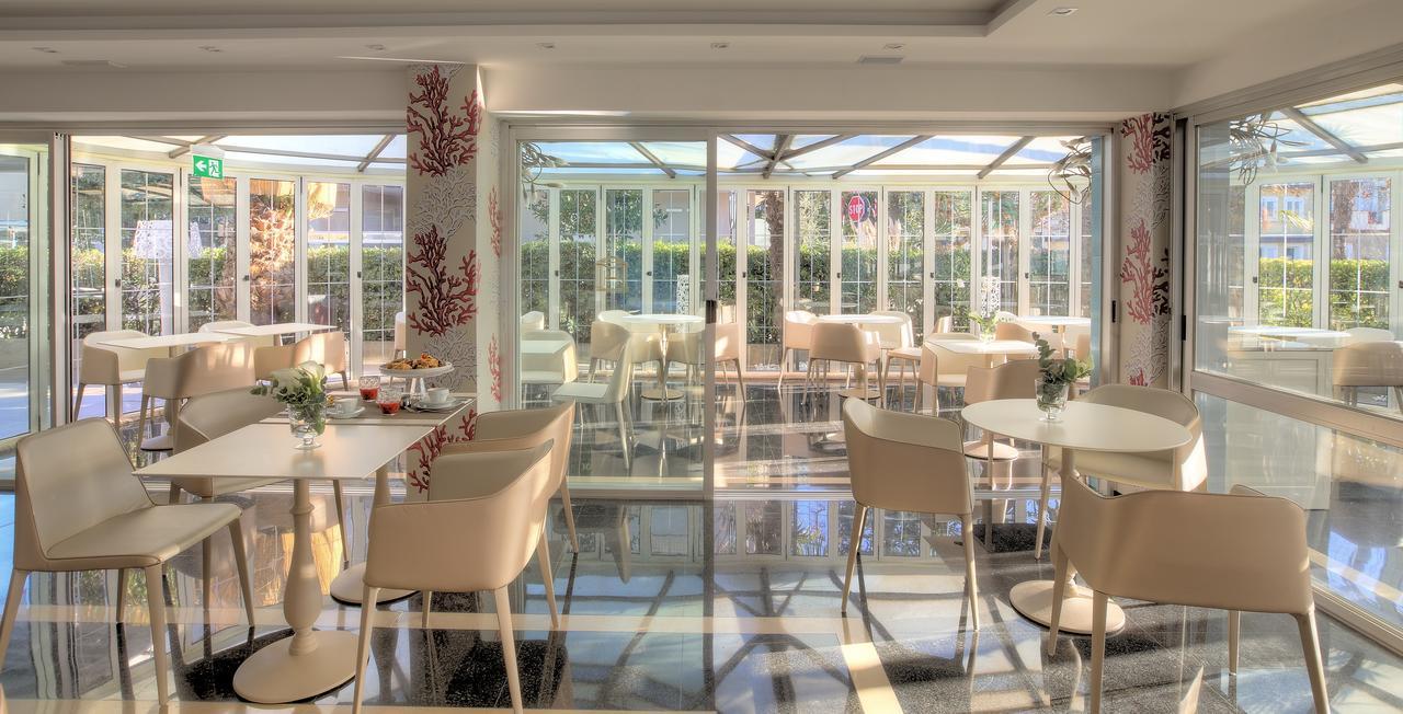 Hotel Feldberg Riccione Exterior foto